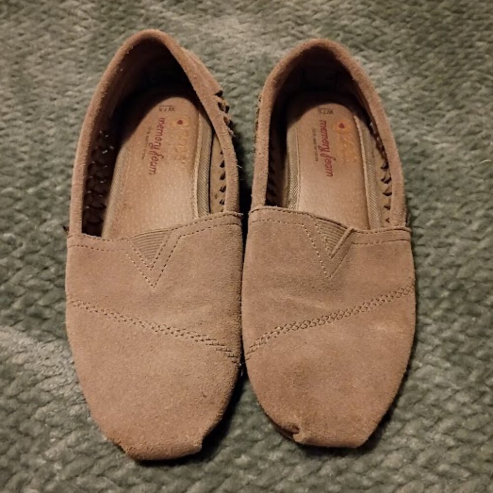 🥿 BOBS by Skechers Slip-On Flats – Comfort & Casual Style!